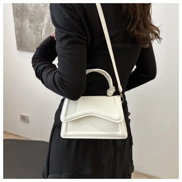 Small Square Beige Women's Shoulder Bag 2025 — feature 12