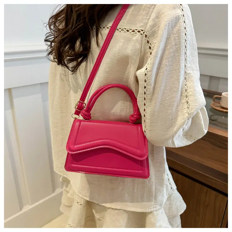 Small Square Beige Women's Shoulder Bag 2025 — feature 13