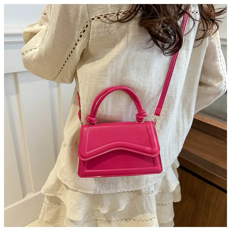 Small Square Beige Women's Shoulder Bag 2025 — feature 14