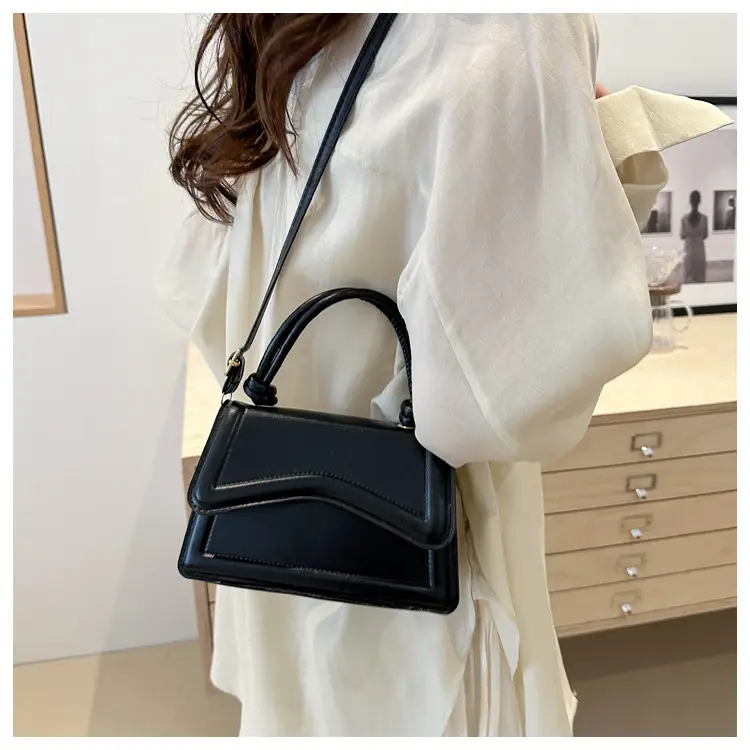 Small Square Beige Women's Shoulder Bag 2025 — feature 15