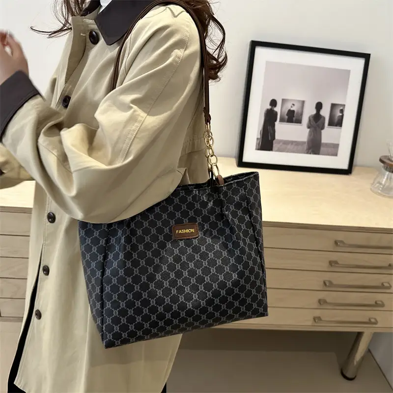 Korean Style Women's Large Capacity Shoulder Bag - Image 7