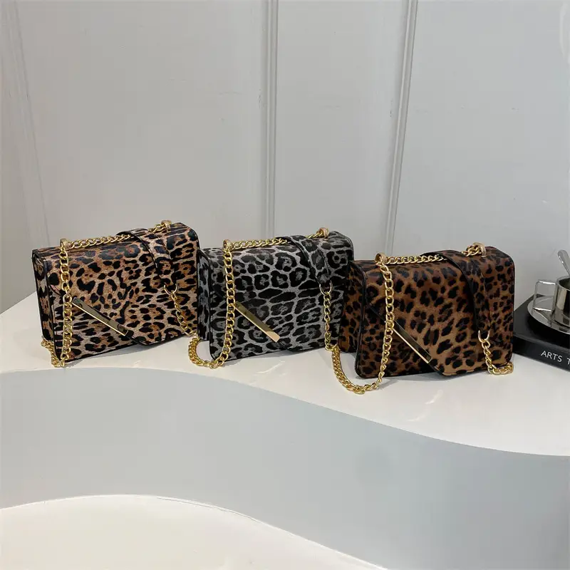 Leopard Print Chain Shoulder Bag for Women - Image 4