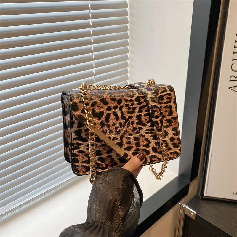Leopard Print Chain Shoulder Bag for Women - Image 5