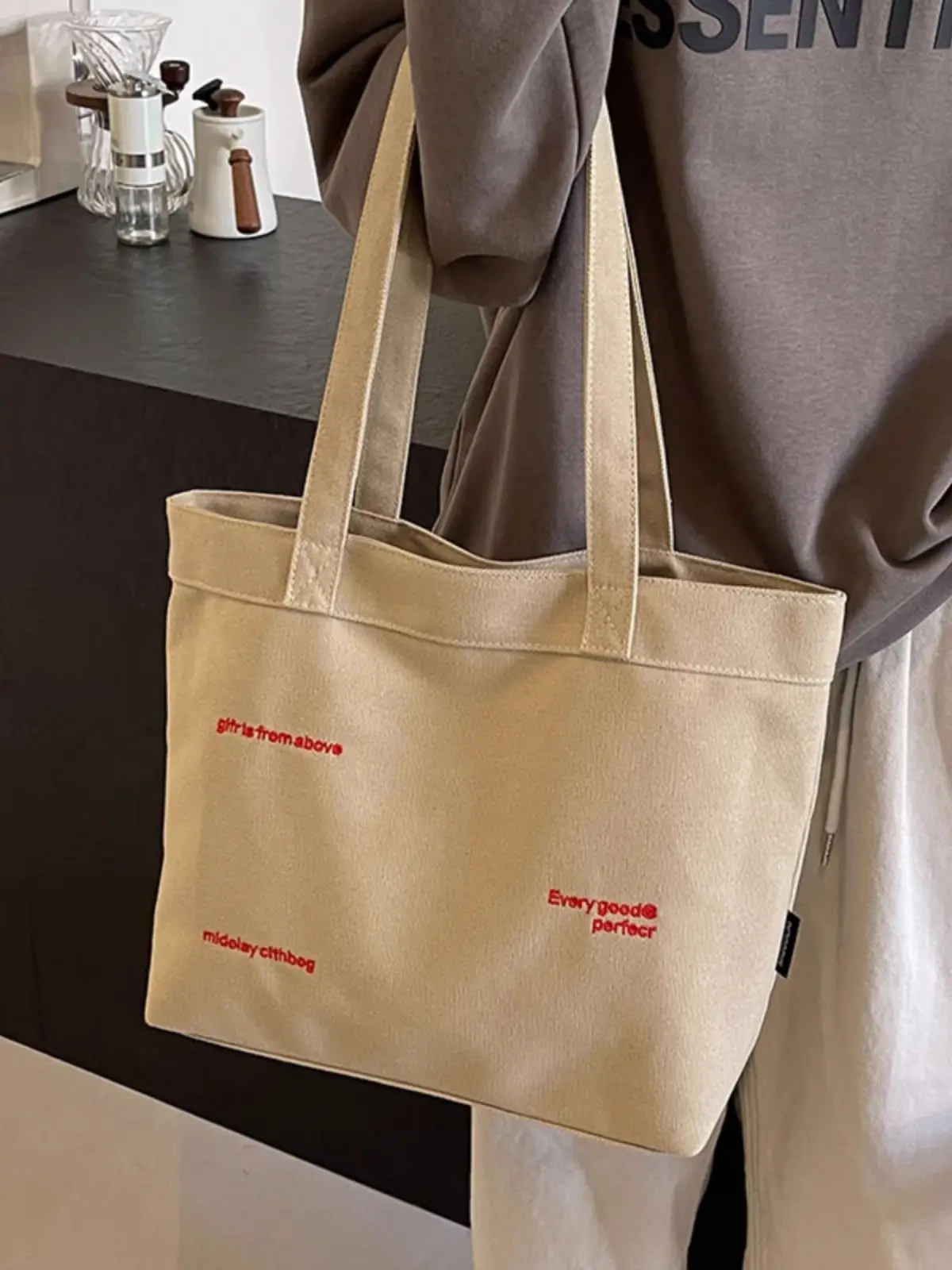Women's Canvas Shoulder Bag Retro Red Print 2025