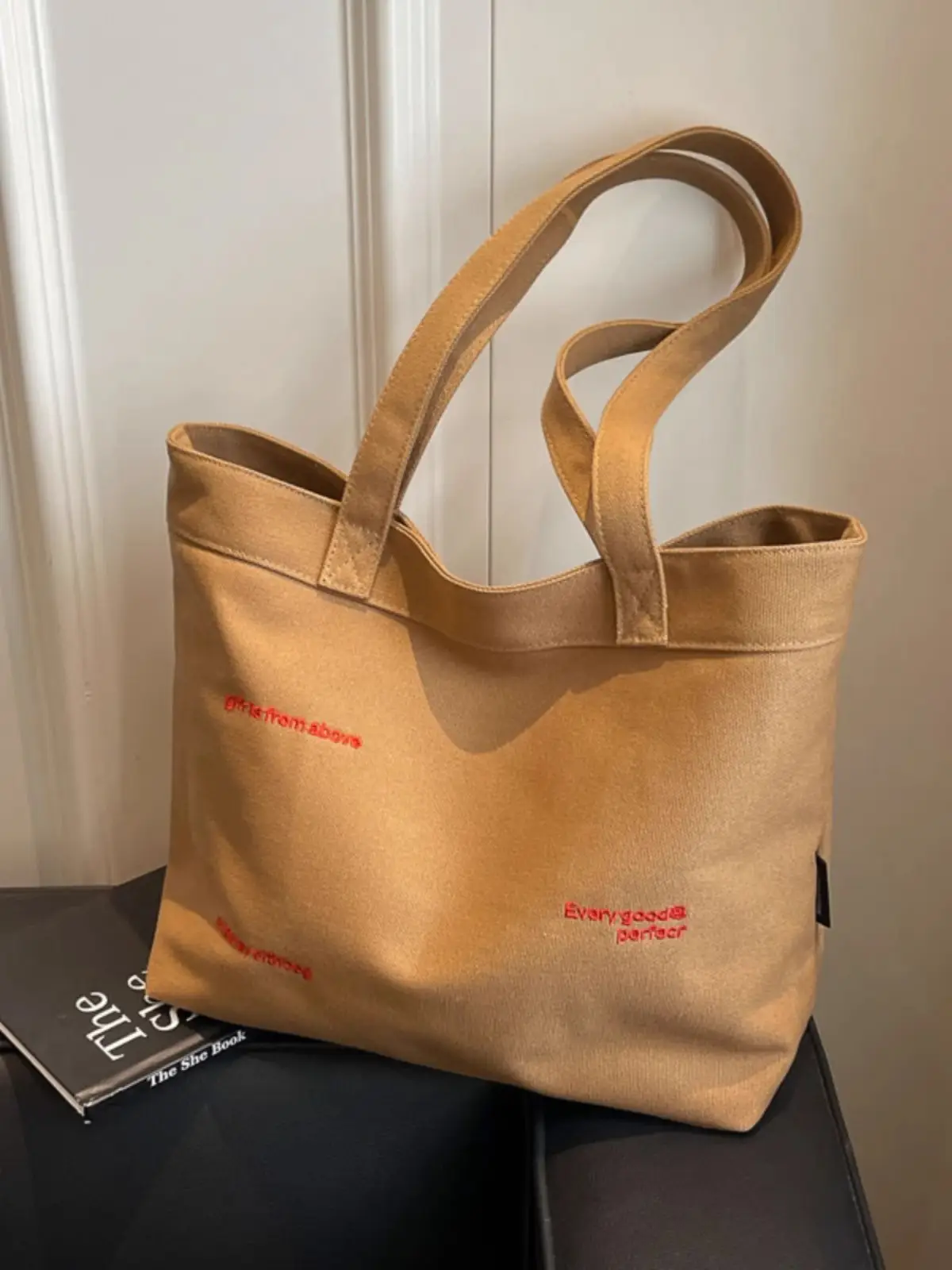 Women's Canvas Shoulder Bag Retro Red Print 2025