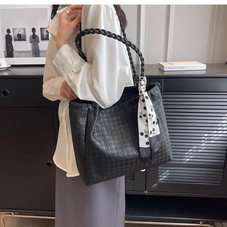 Pink Textured Shoulder Bag for Women 2026 Spring — feature 22