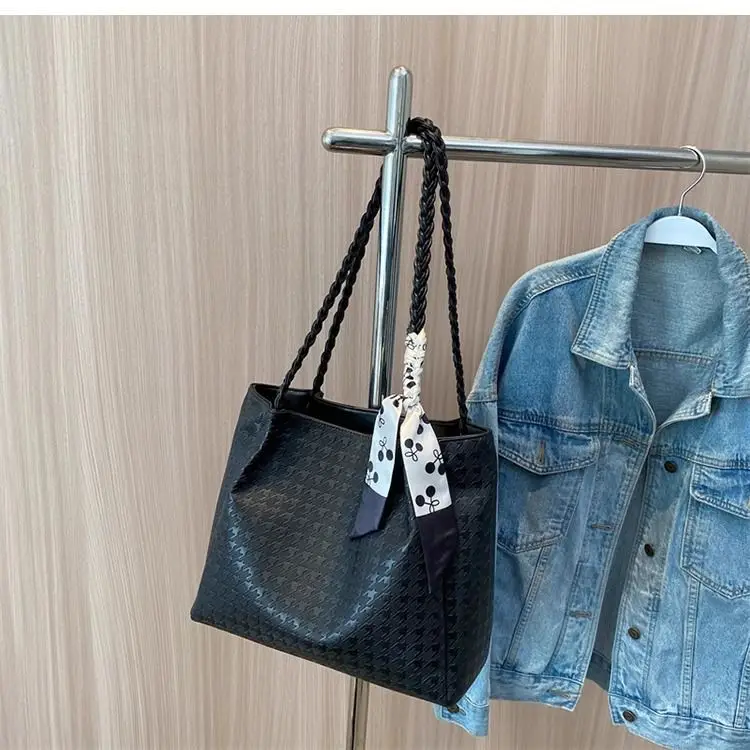 Pink Textured Shoulder Bag for Women 2026 Spring — feature 25