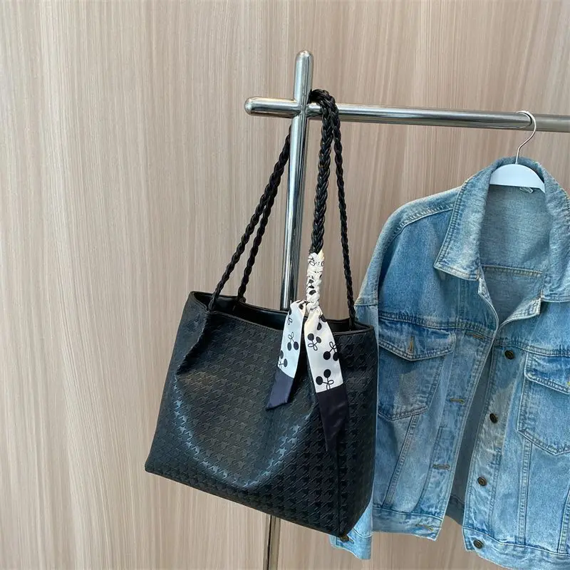 Pink Textured Shoulder Bag for Women 2026 Spring