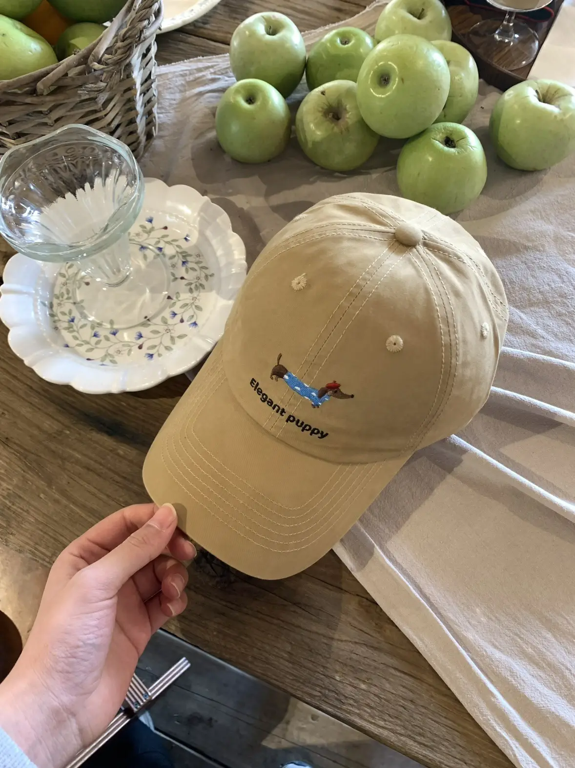 Black Elegant Puppy Hat for Women — feature 22