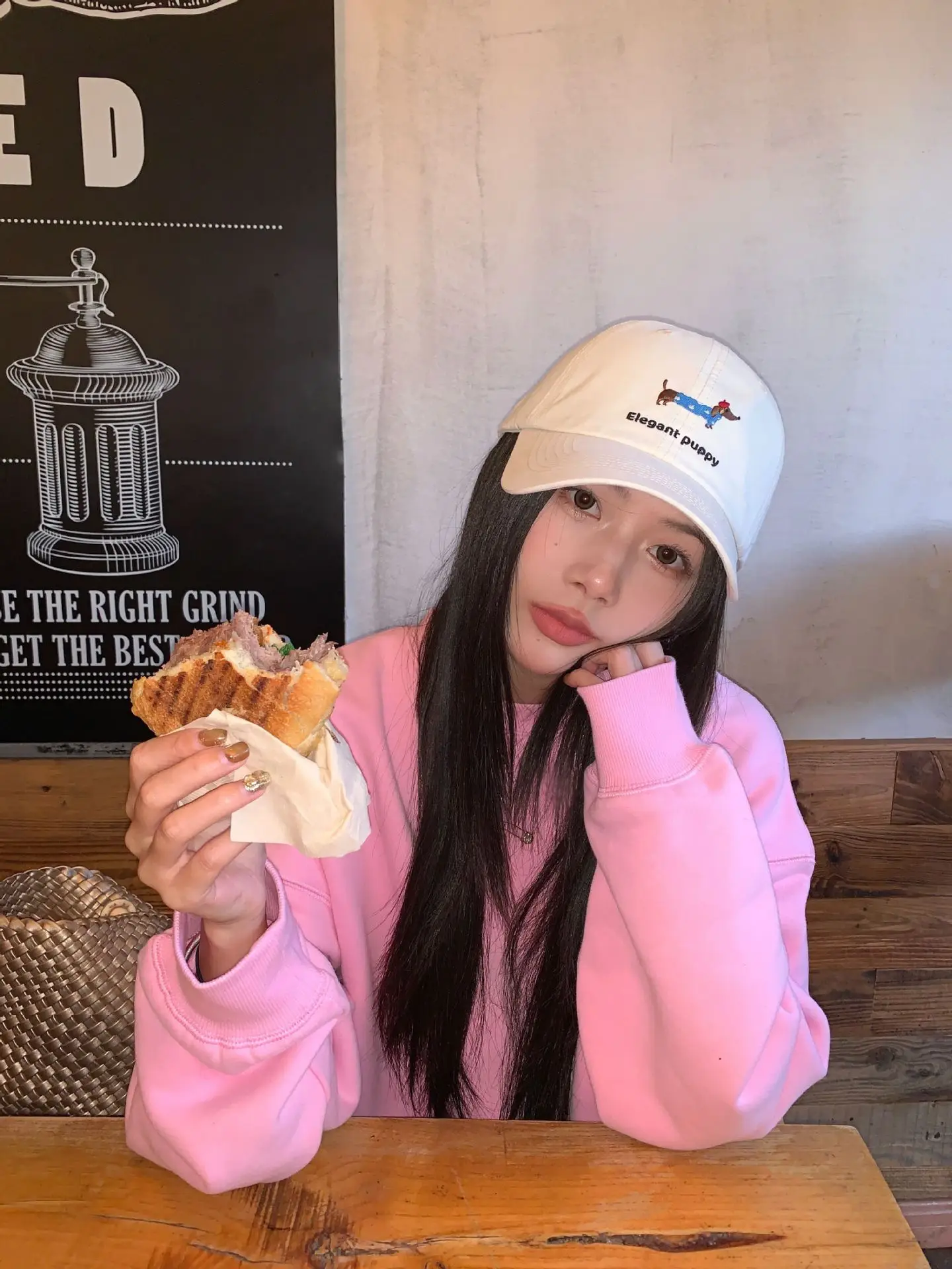 Black Elegant Puppy Hat for Women — feature 3