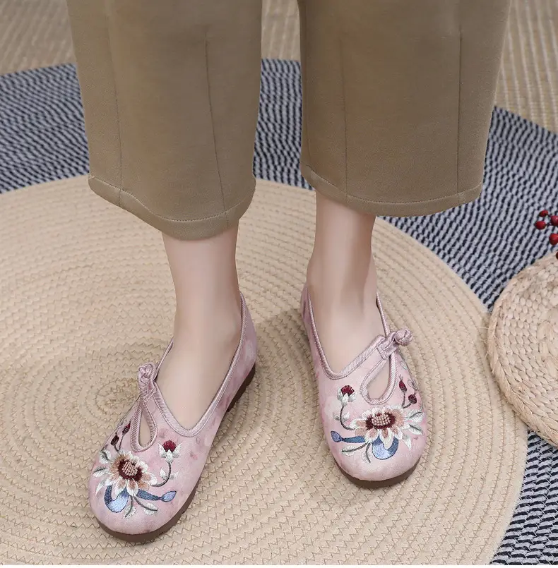 Retro Chinese Style Hanfu Shoes Old Beijing Cloth Shoes Women's Shallow Mouth Breathable Ethnic Style Embroidered Shoes Comfortable Soft Sole Mother Shoes — feature 15