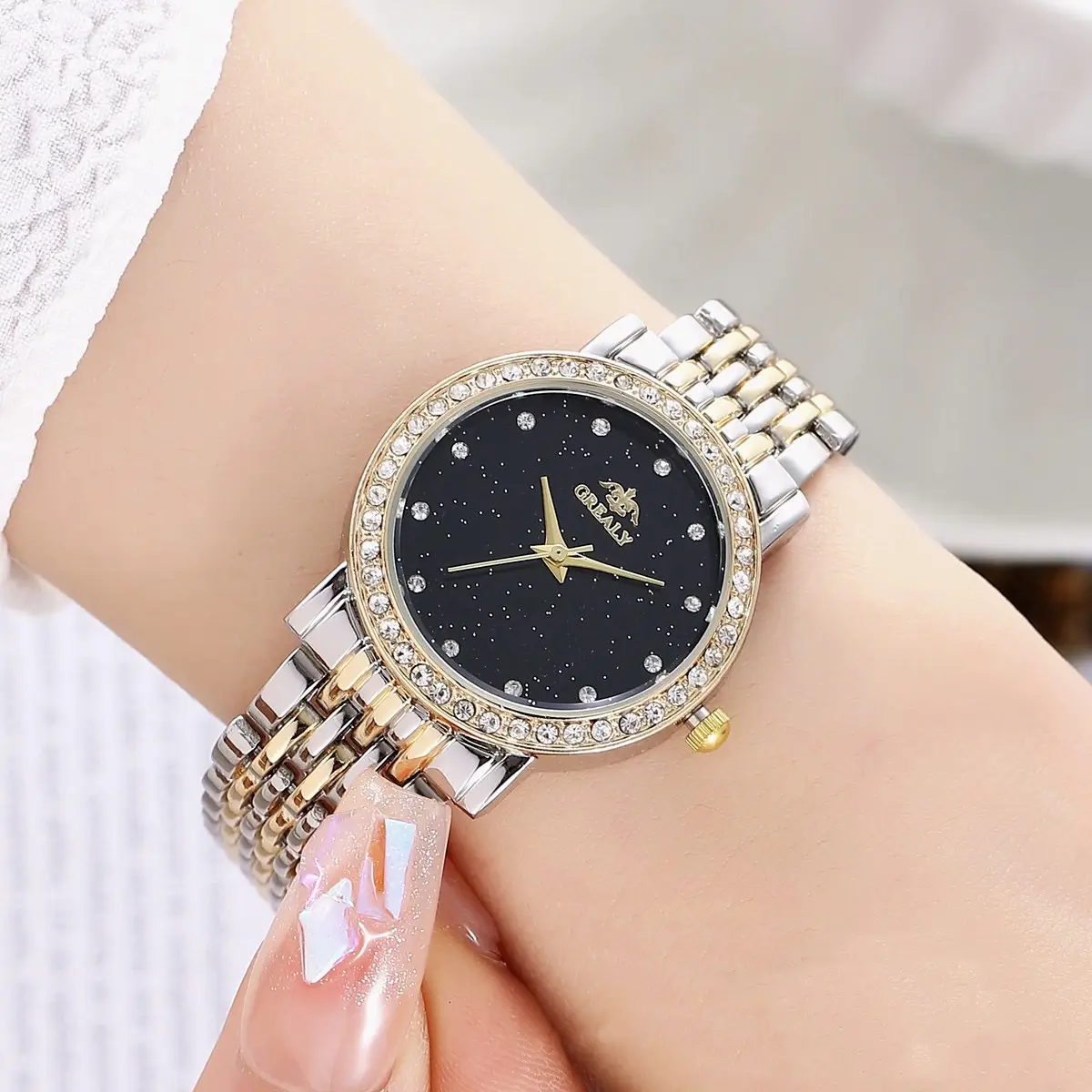 Women's Gold Starry Sky Quartz Watch with Diamond Bracelet — feature 13