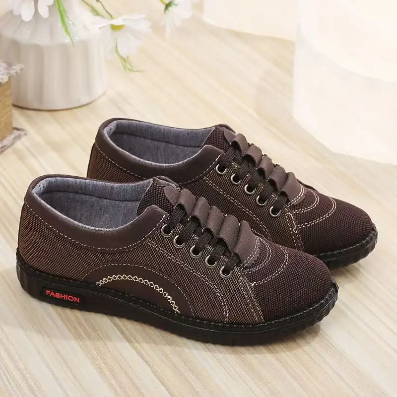 26 Spring and Autumn New Style Old Beijing Cloth Shoes for Women, Lightweight Non-Slip Flat Heel Granny Shoes, Soft Sole Comfortable Middle-Aged and Elderly Mom Shoes