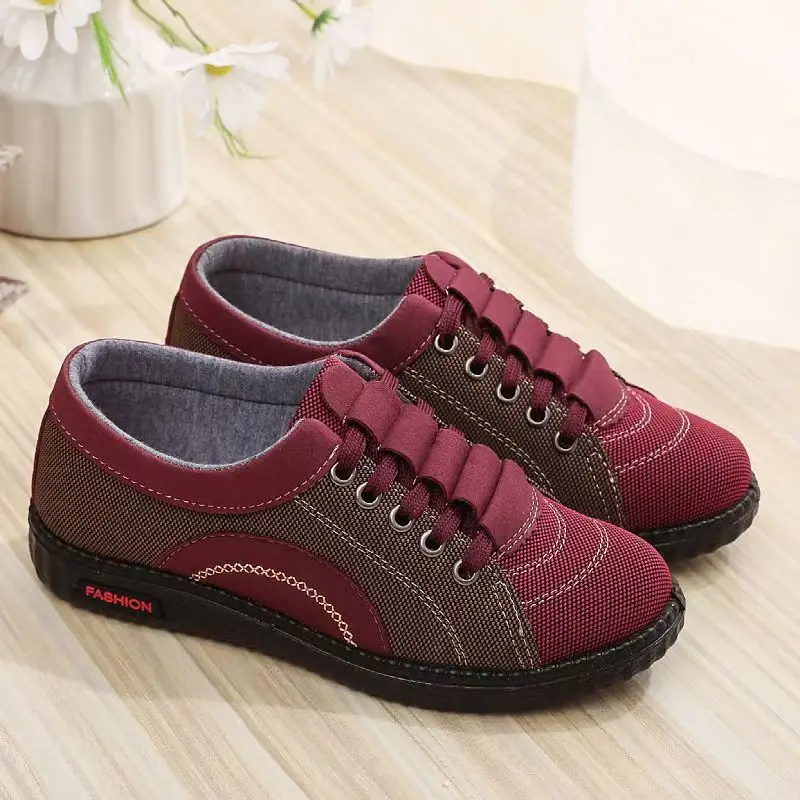 26 Spring and Autumn New Style Old Beijing Cloth Shoes for Women, Lightweight Non-Slip Flat Heel Granny Shoes, Soft Sole Comfortable Middle-Aged and Elderly Mom Shoes