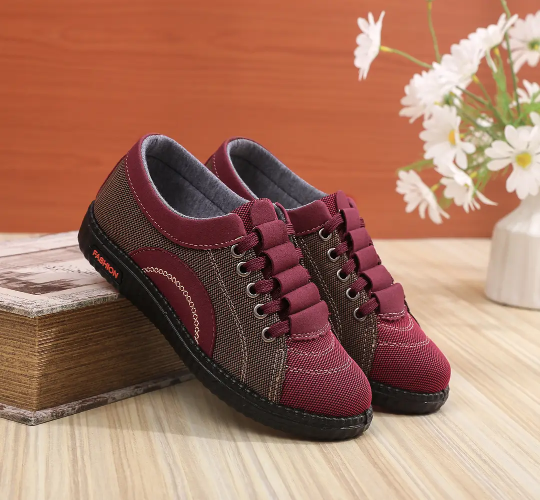 26 Spring and Autumn New Style Old Beijing Cloth Shoes for Women, Lightweight Non-Slip Flat Heel Granny Shoes, Soft Sole Comfortable Middle-Aged and Elderly Mom Shoes — feature 2