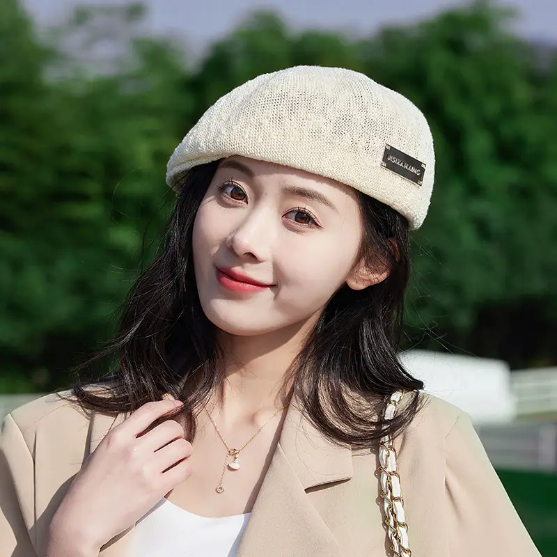 Women Korean Style Forward Hat with Metal Label