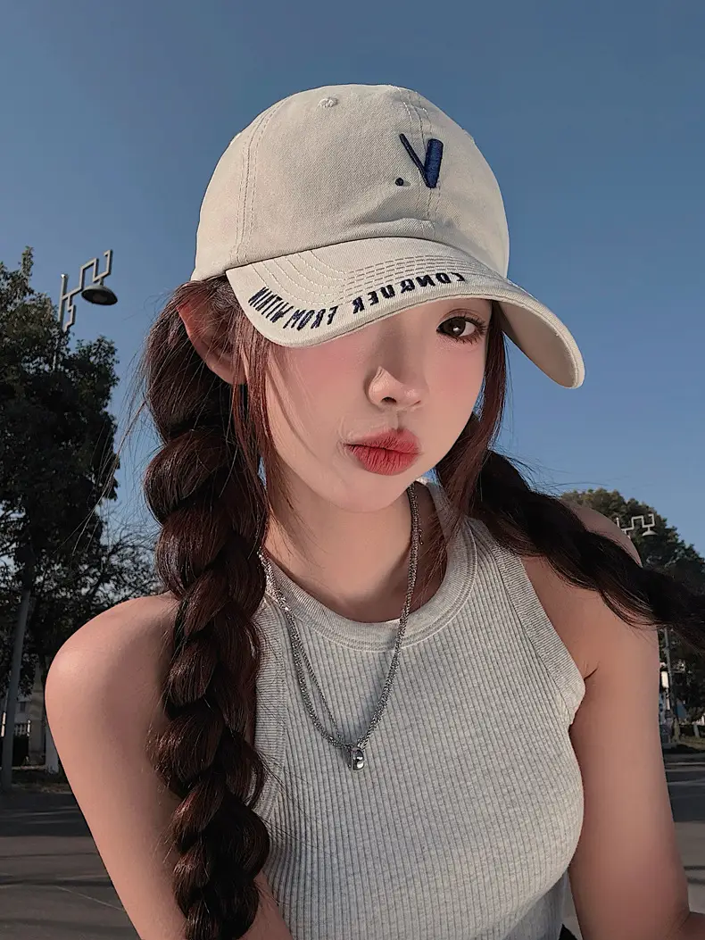 Korean-style Black Baseball Cap with Wide Brim for Men Women — feature 7