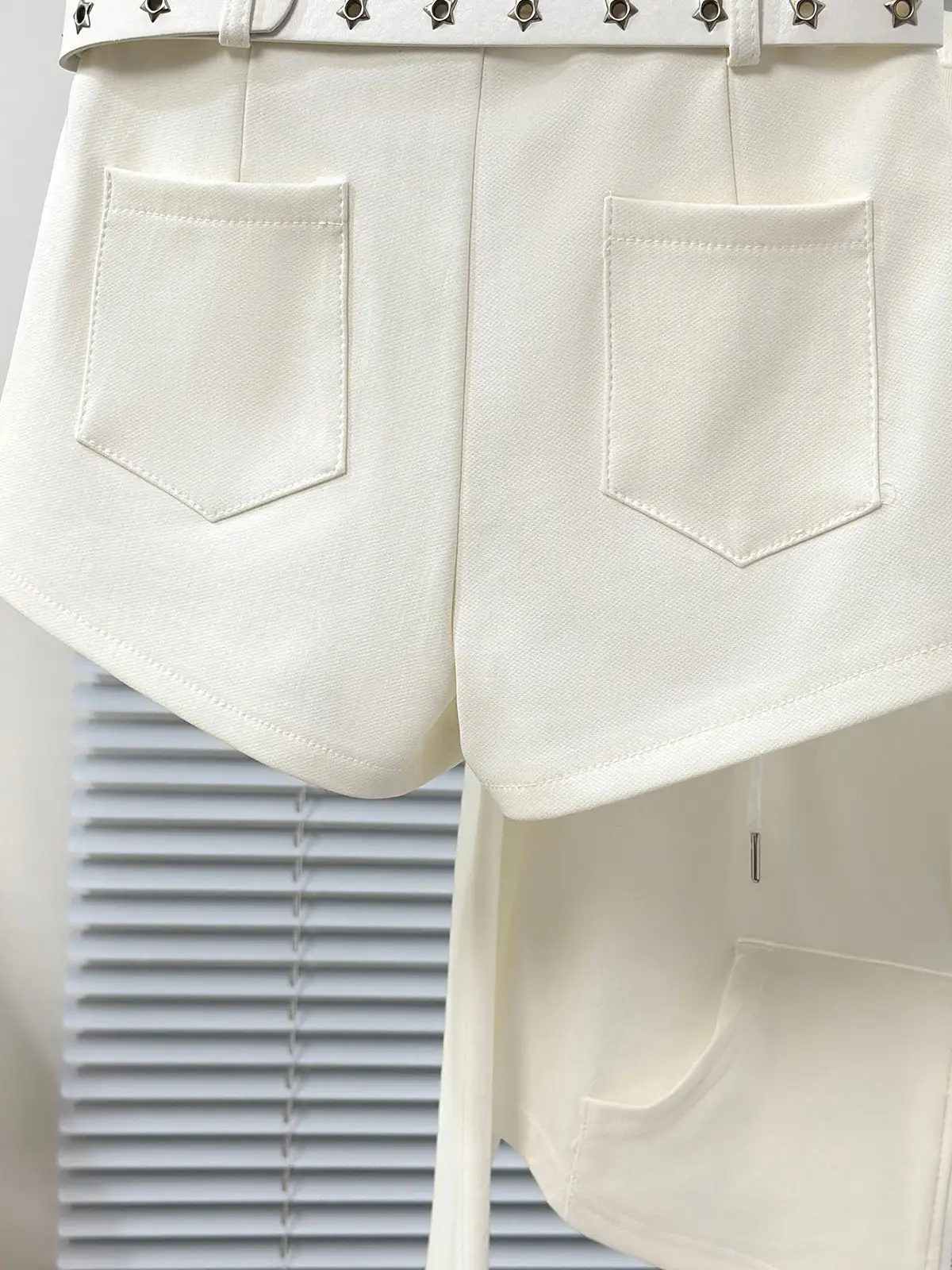 Women Black Hip Shorts with Belt 2025 Spring Summer — feature 8
