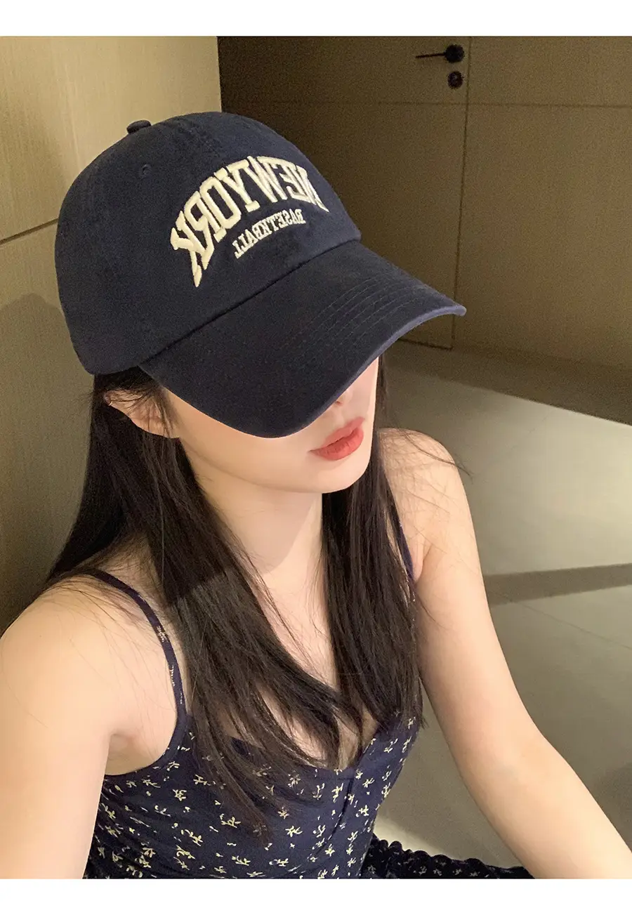 New York District Baseball Cap for Women Grey Large Brim — feature 5