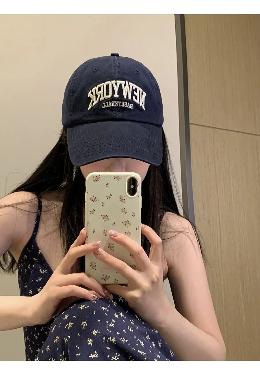 New York District Baseball Cap for Women Grey Large Brim — feature 6