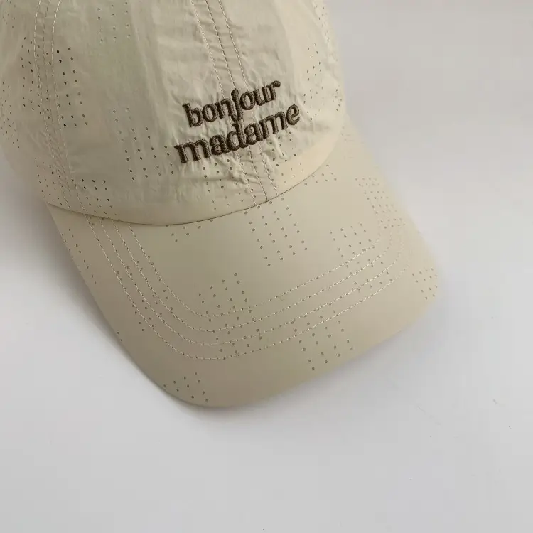 Women's White Embroidered Baseball Cap with "Bepoiseude" Text — feature 15