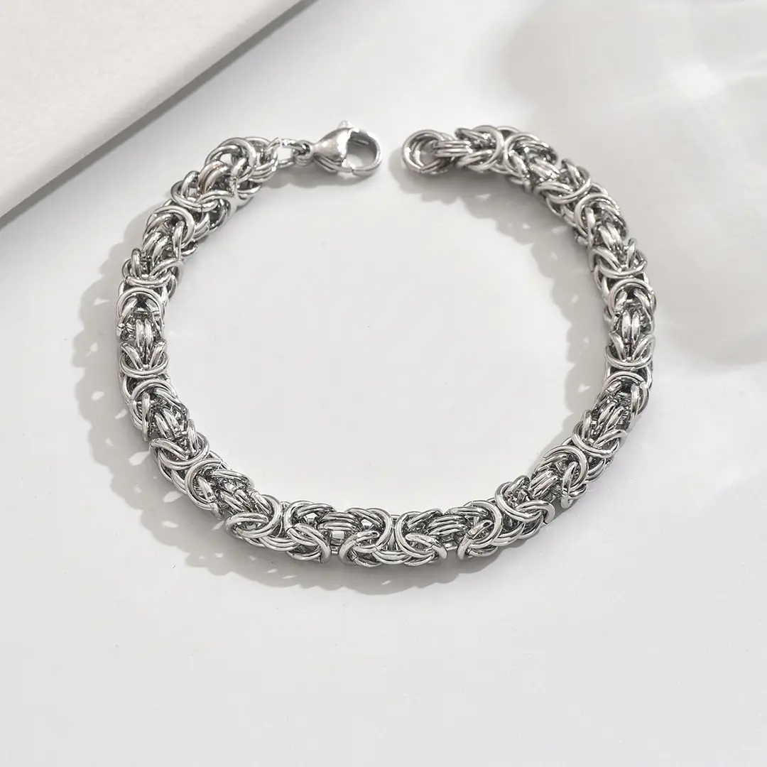 Explosive European and American metal style hand-woven retro domineering men's and women's wide dragon bone chain interlocking personalized bracelet — feature 5