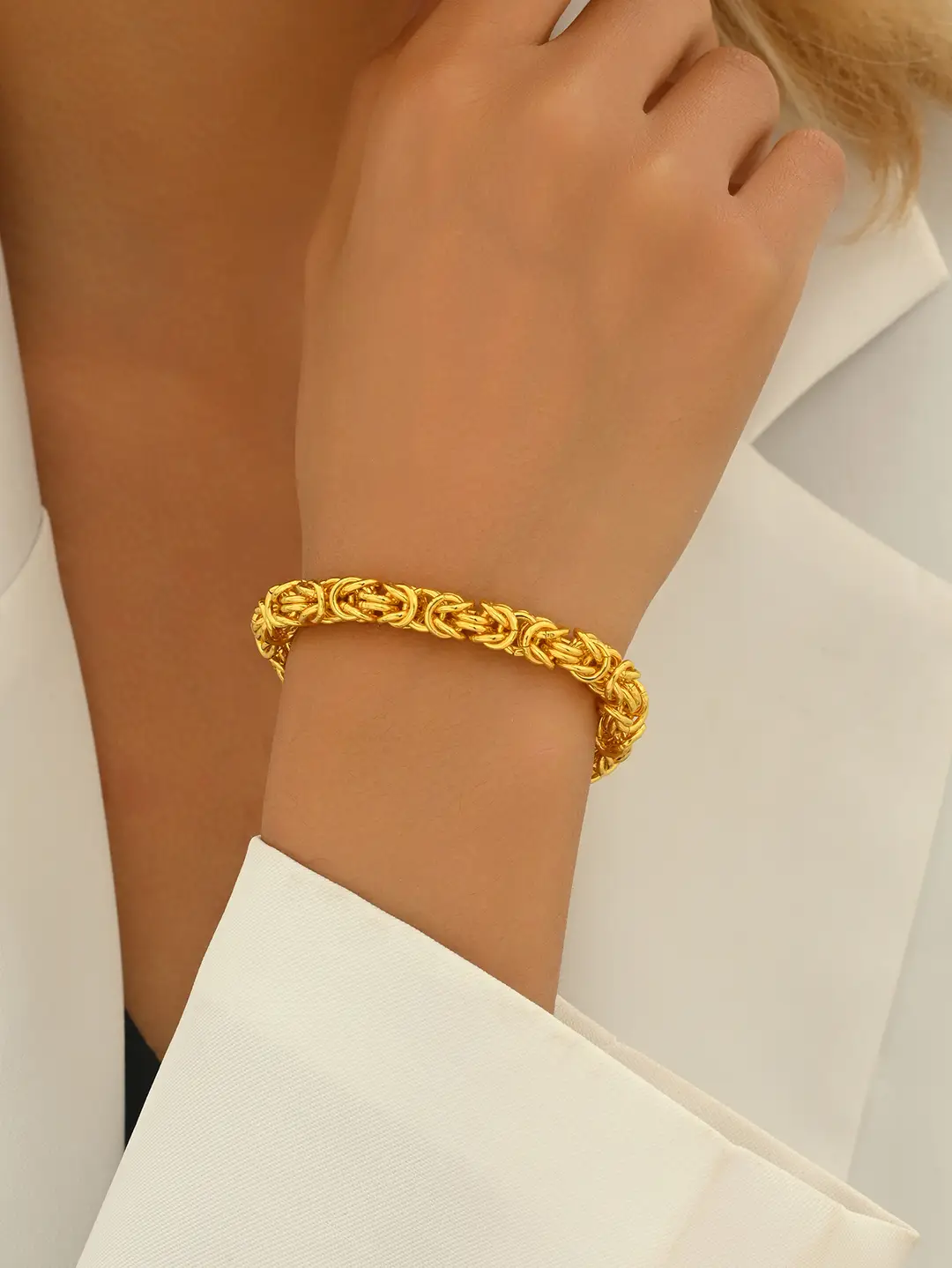 Explosive European and American metal style hand-woven retro domineering men's and women's wide dragon bone chain interlocking personalized bracelet