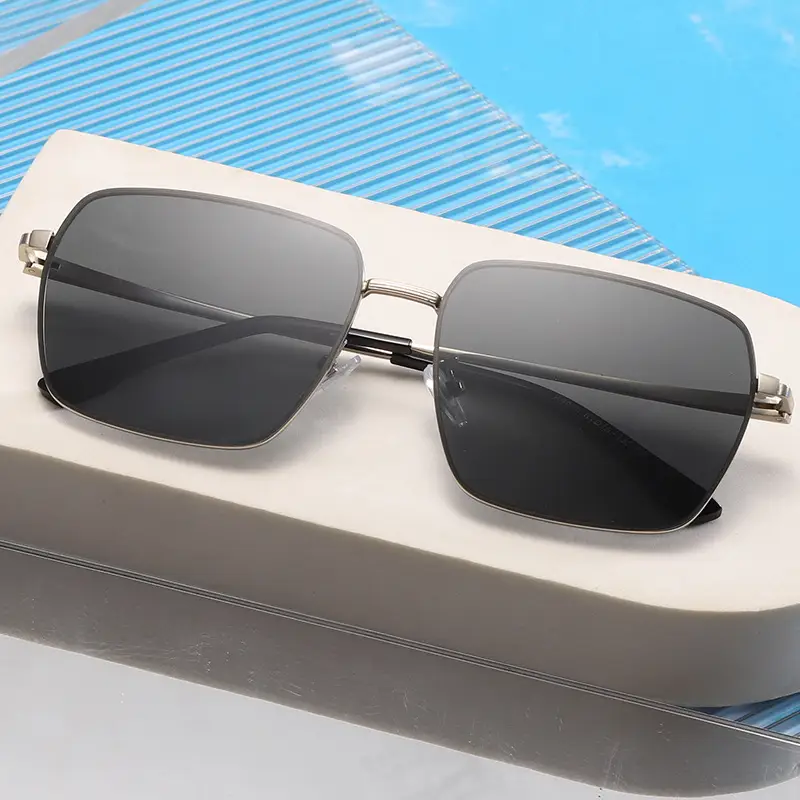 Men's Metal Aviator Sunglasses with Anti-UV Protection - Image 6