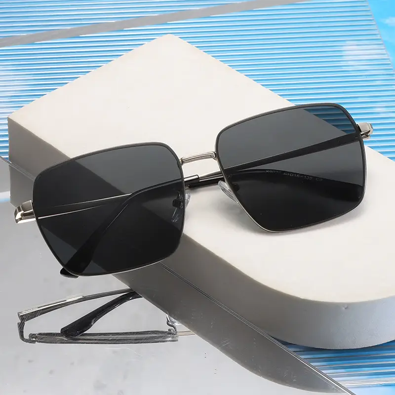 Men's Metal Aviator Sunglasses with Anti-UV Protection - Image 7