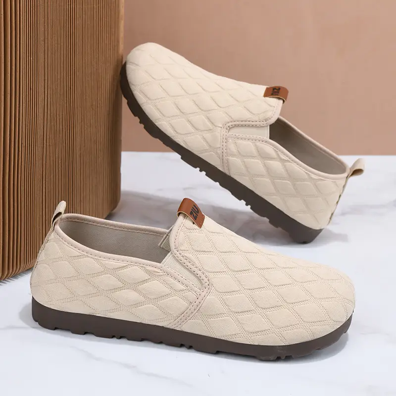 2025 New Slip-on Spring Single Shoes Mother Fashion Soft Bottom Soft Surface Comfortable Non-slip Beijing Cloth Shoes Explosions - Image 4