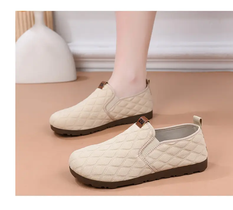 2025 New Slip-on Spring Single Shoes Mother Fashion Soft Bottom Soft Surface Comfortable Non-slip Beijing Cloth Shoes Explosions — feature 17