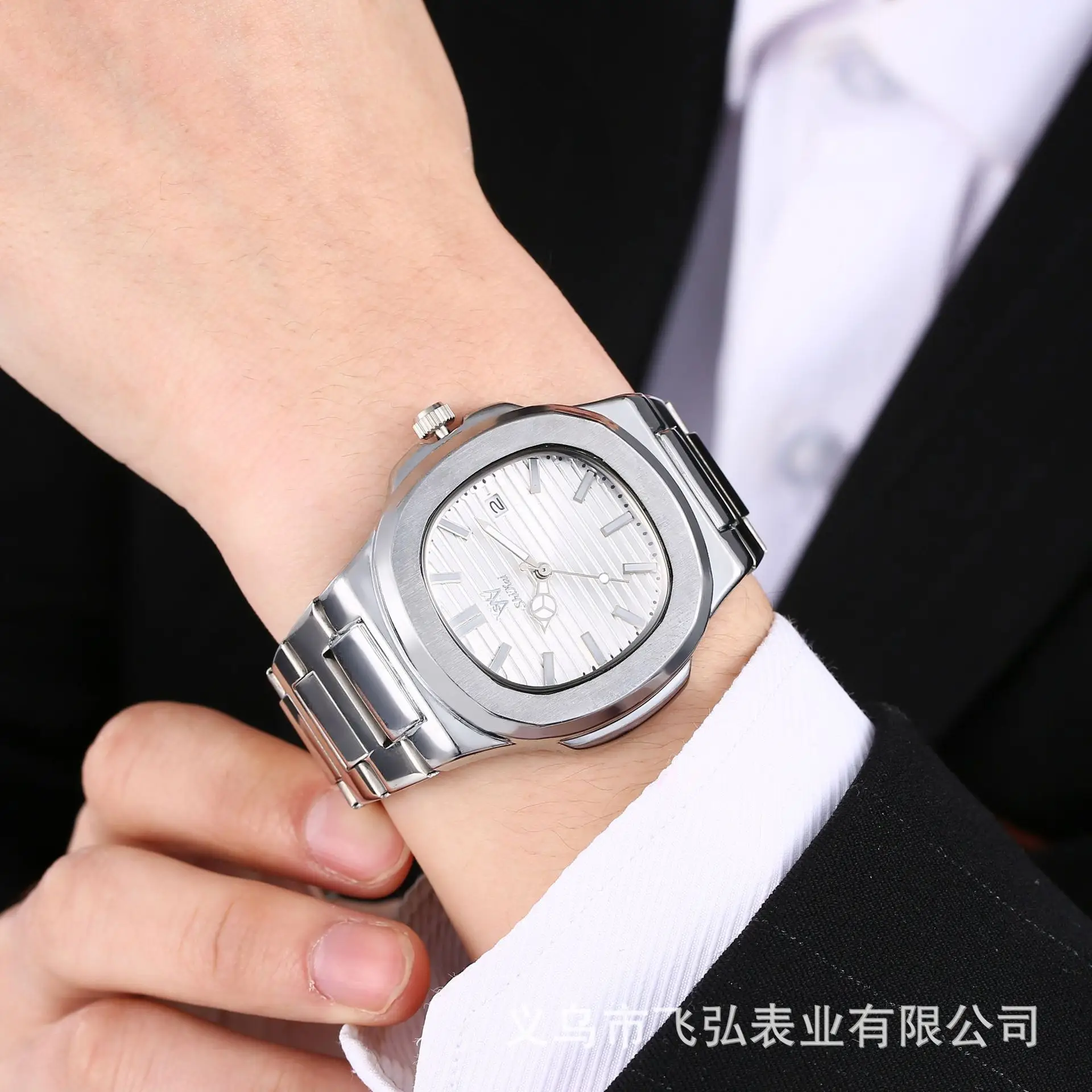 Business Men's Waterproof Quartz Watch with Luminous Hands - Image 12