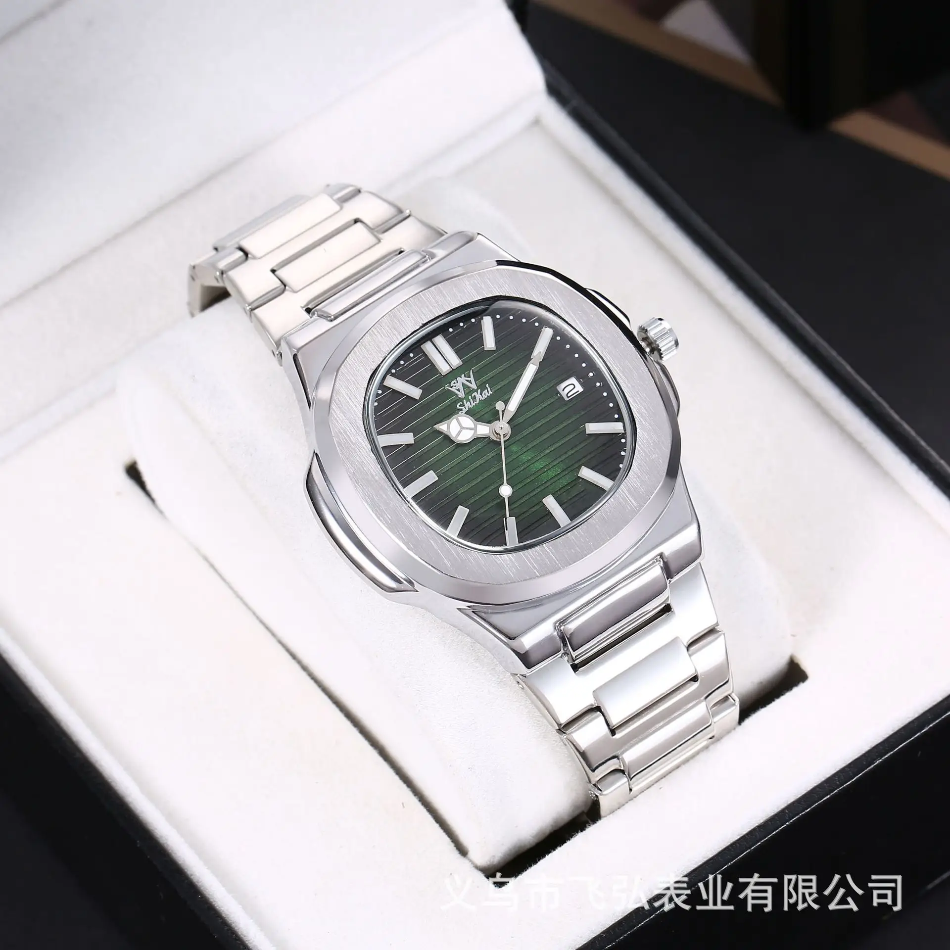 Business Men's Waterproof Quartz Watch with Luminous Hands - Image 2