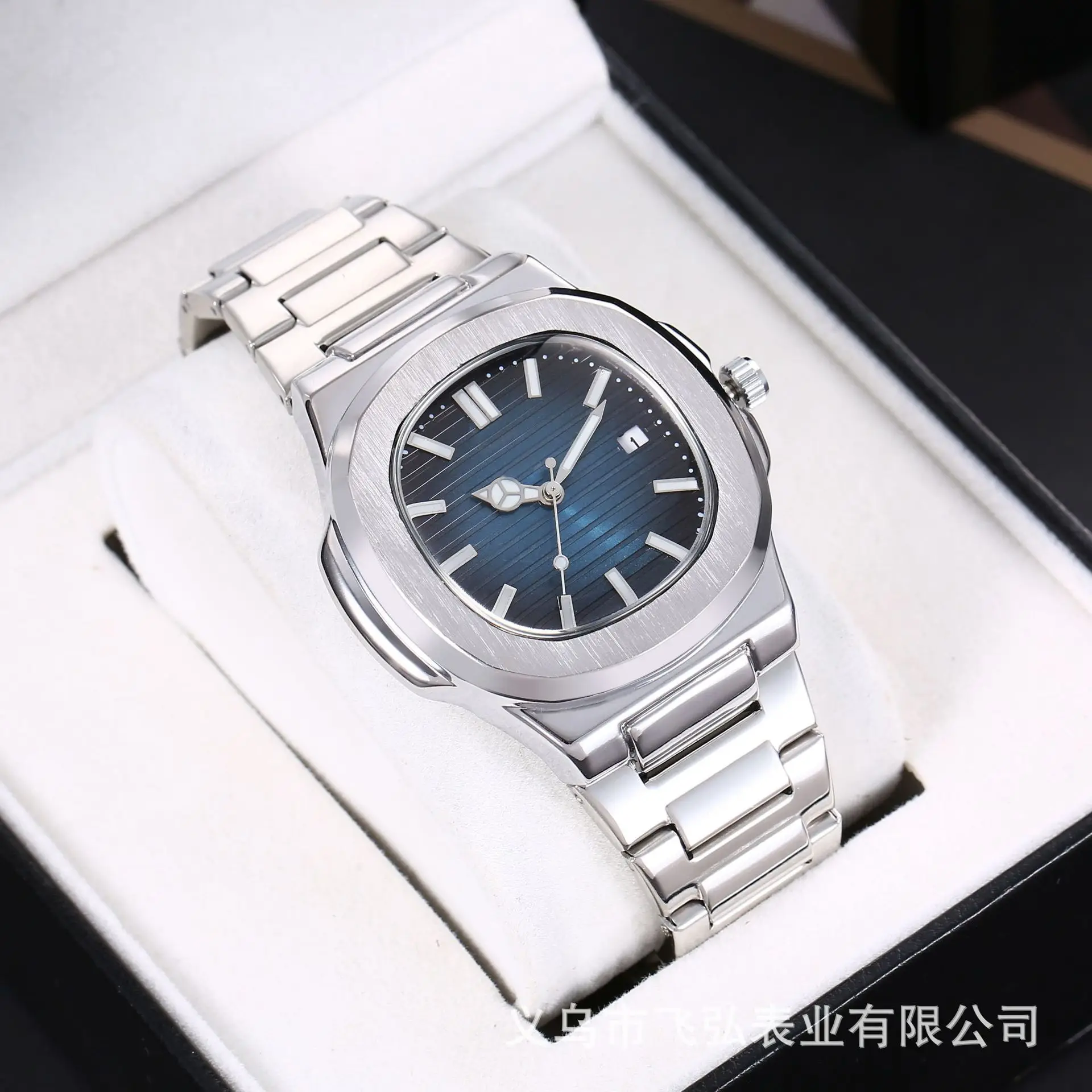 Business Men's Waterproof Quartz Watch with Luminous Hands - Image 5