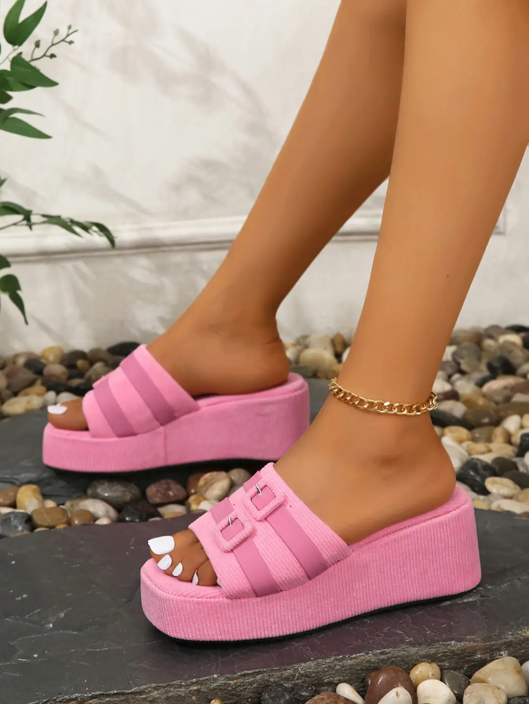 Ins Independent Station New Summer Square Buckle Thick Slippers Casual Outer Wear Beach Slippers Woolen Height-Increasing Women's Sandals — feature 1