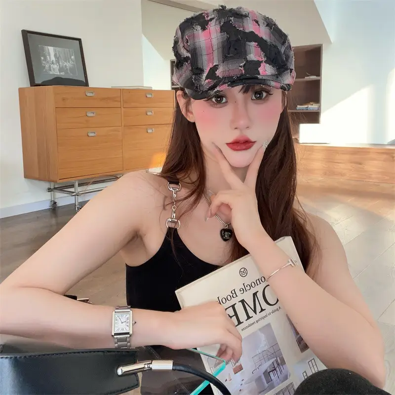 Retro Distressed Black Hat Women's Fashion — feature 5