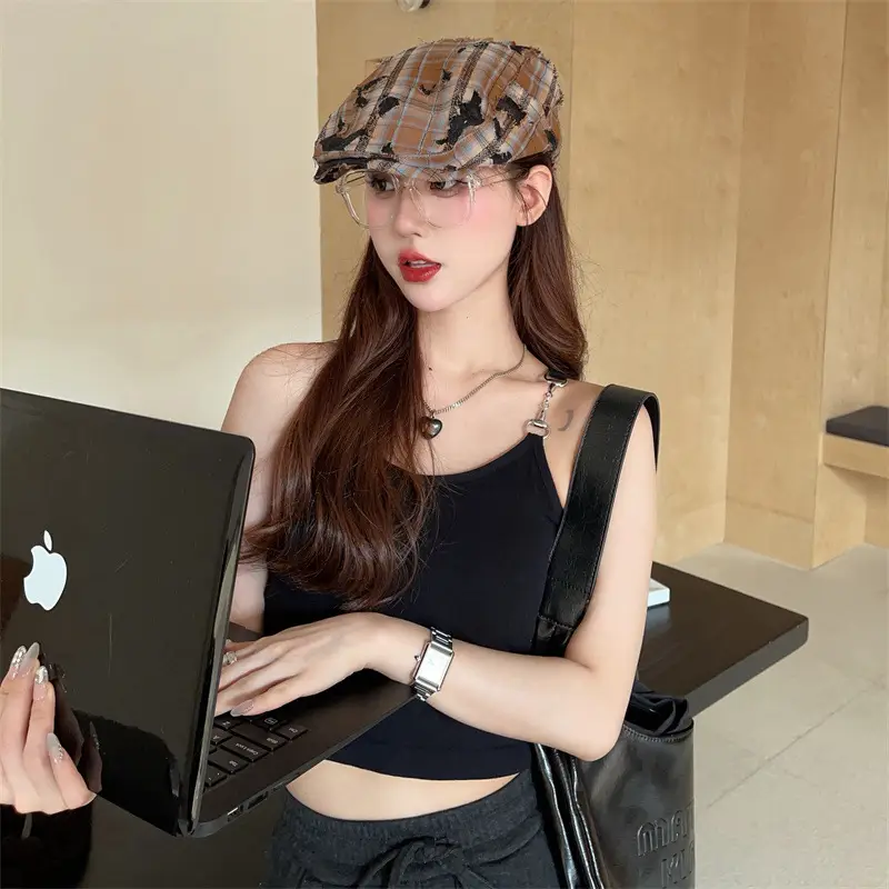 Retro Distressed Black Hat Women's Fashion — feature 9