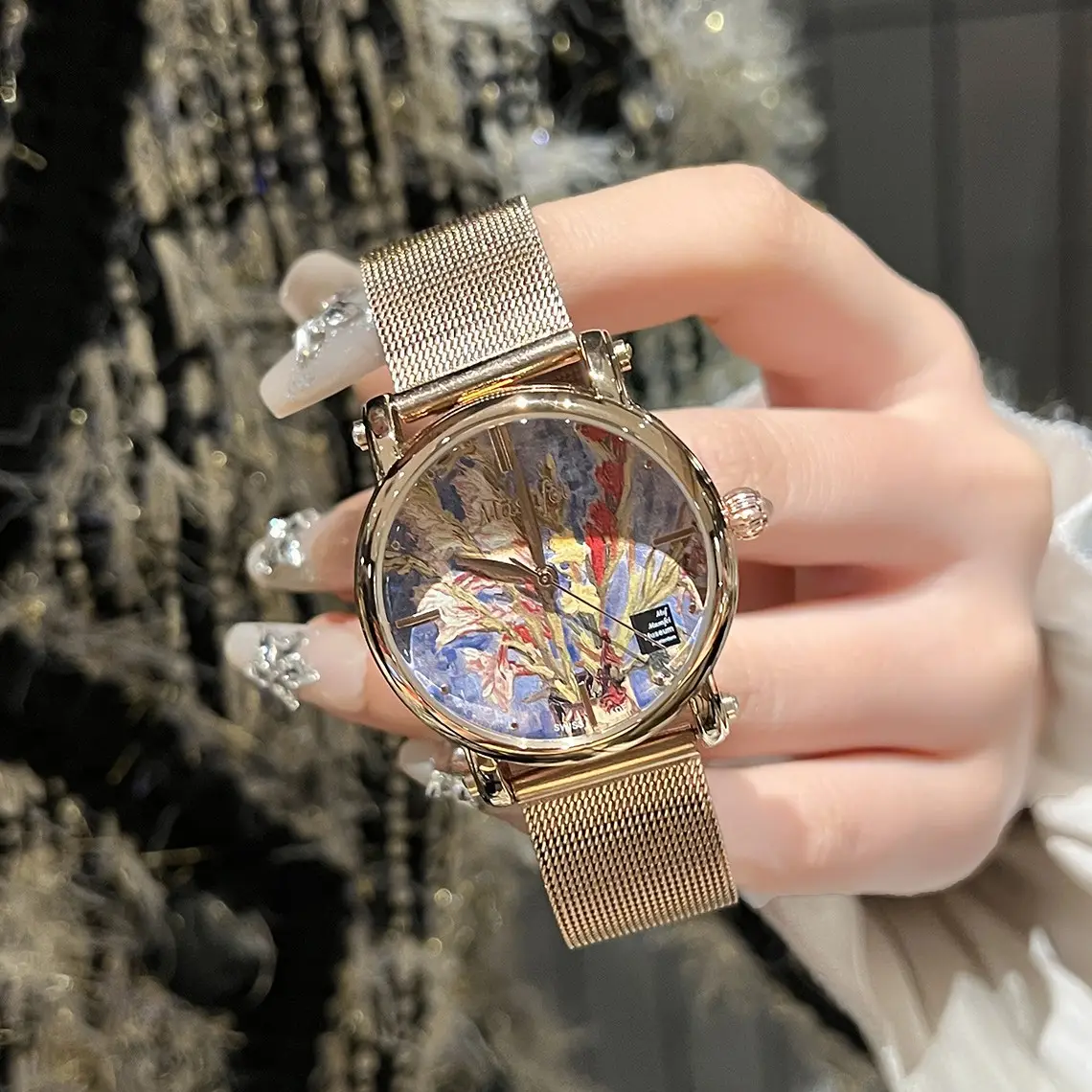 Women's Artistic Feather Watch with Gold Mesh Band - Image 4