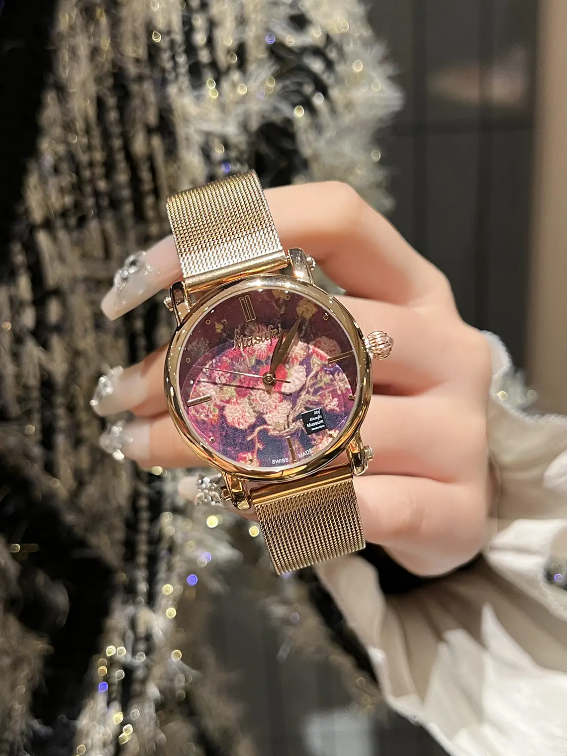 Women's Artistic Feather Watch with Gold Mesh Band — feature 5