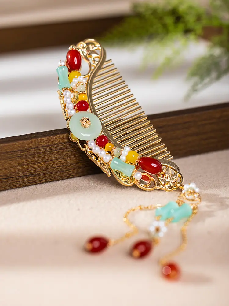 New Chinese Style Antique Hair Comb with Red Gemstones — feature 2