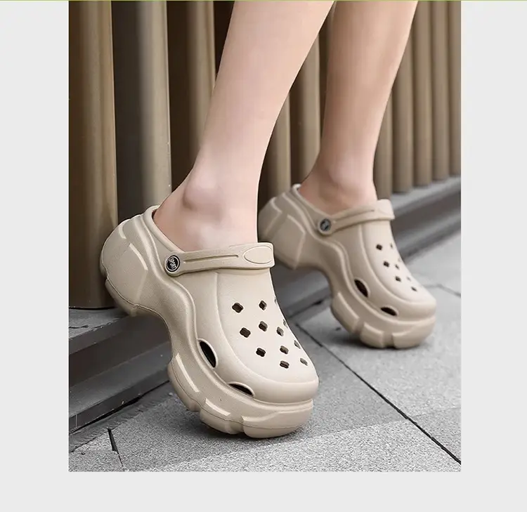 Thick-Soled Height-Increasing Clogs for Women, 2025 New Non-Slip Beach Sandals with Eva Closed-Toe Design, Cartoon Slippers — feature 23