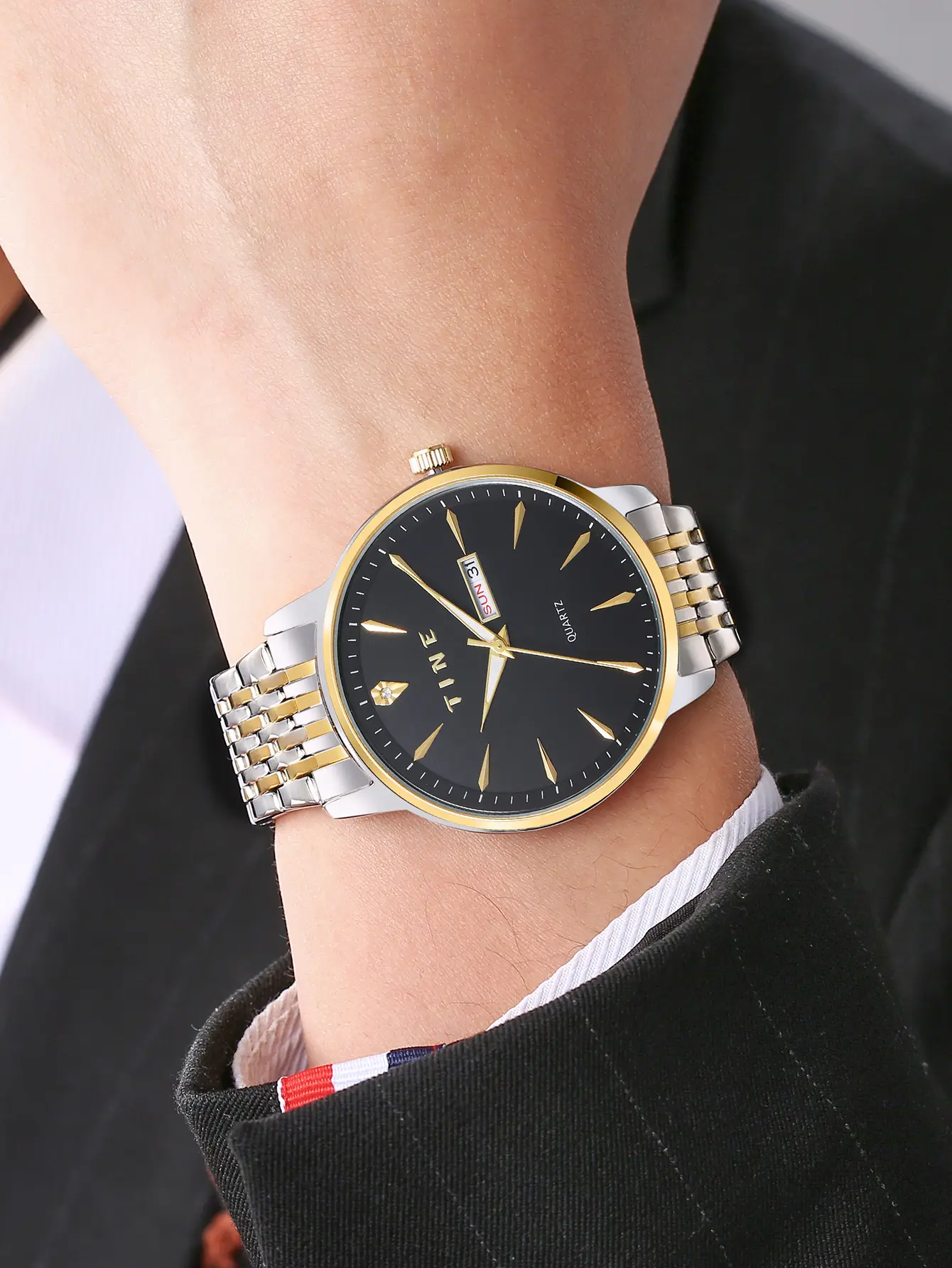 Tine Men's Luminous Waterproof Double Calendar Watch — feature 9