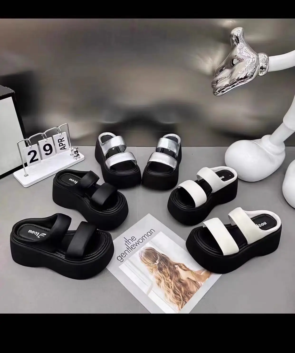 2025 Women's Black Sandals Summer Wear — feature 3