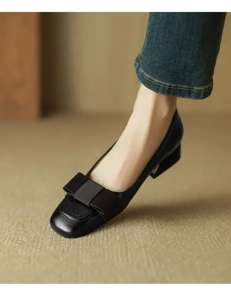 French Style Fragrant Style Color-matching Leather Shoes Women's 2025 Spring New Square Toe Thick Heel Bow Retro Mid-heel Single-layer Shoes — feature 3
