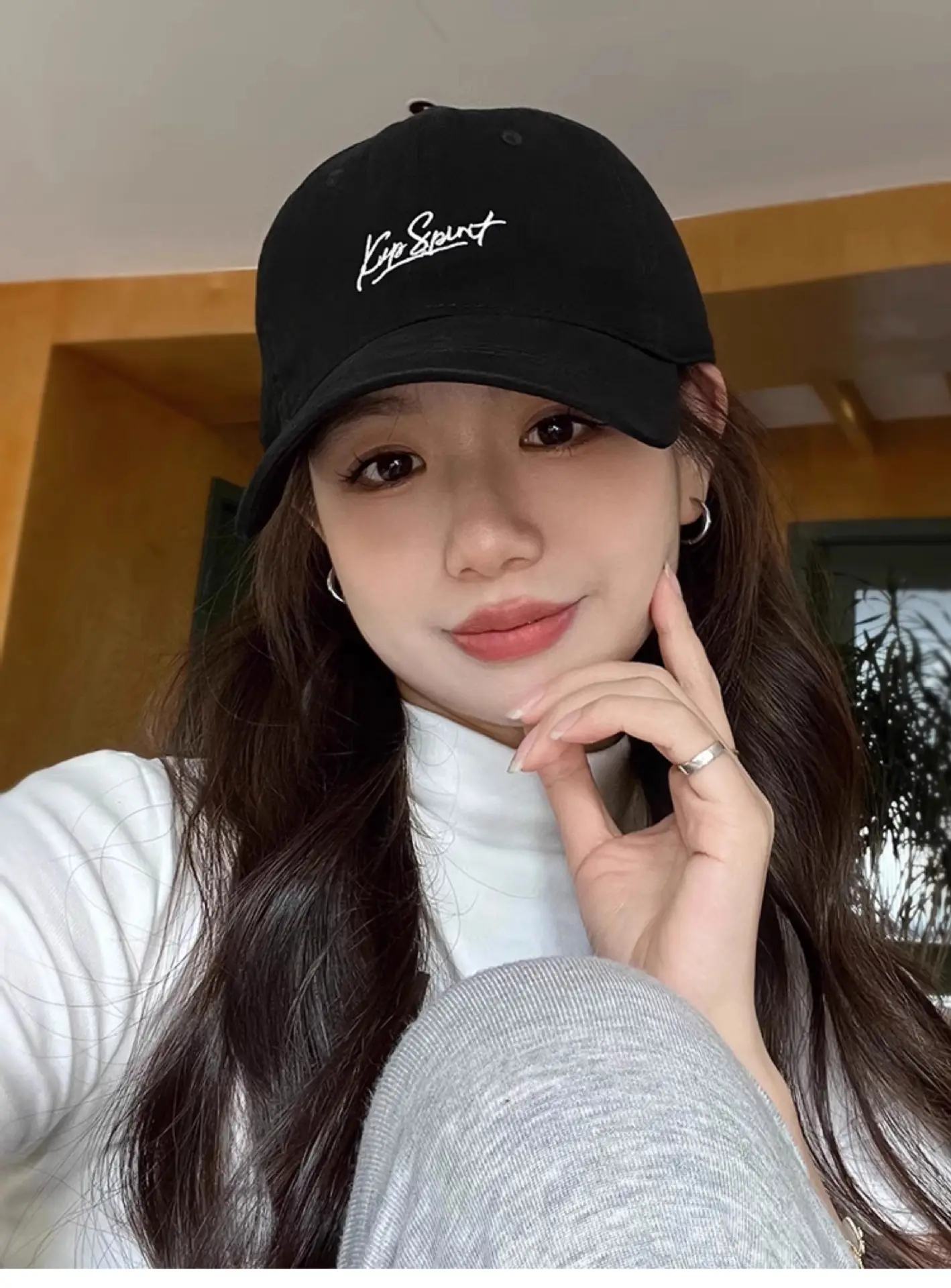 Korean Embroidered Black Baseball Cap for Women — feature 2