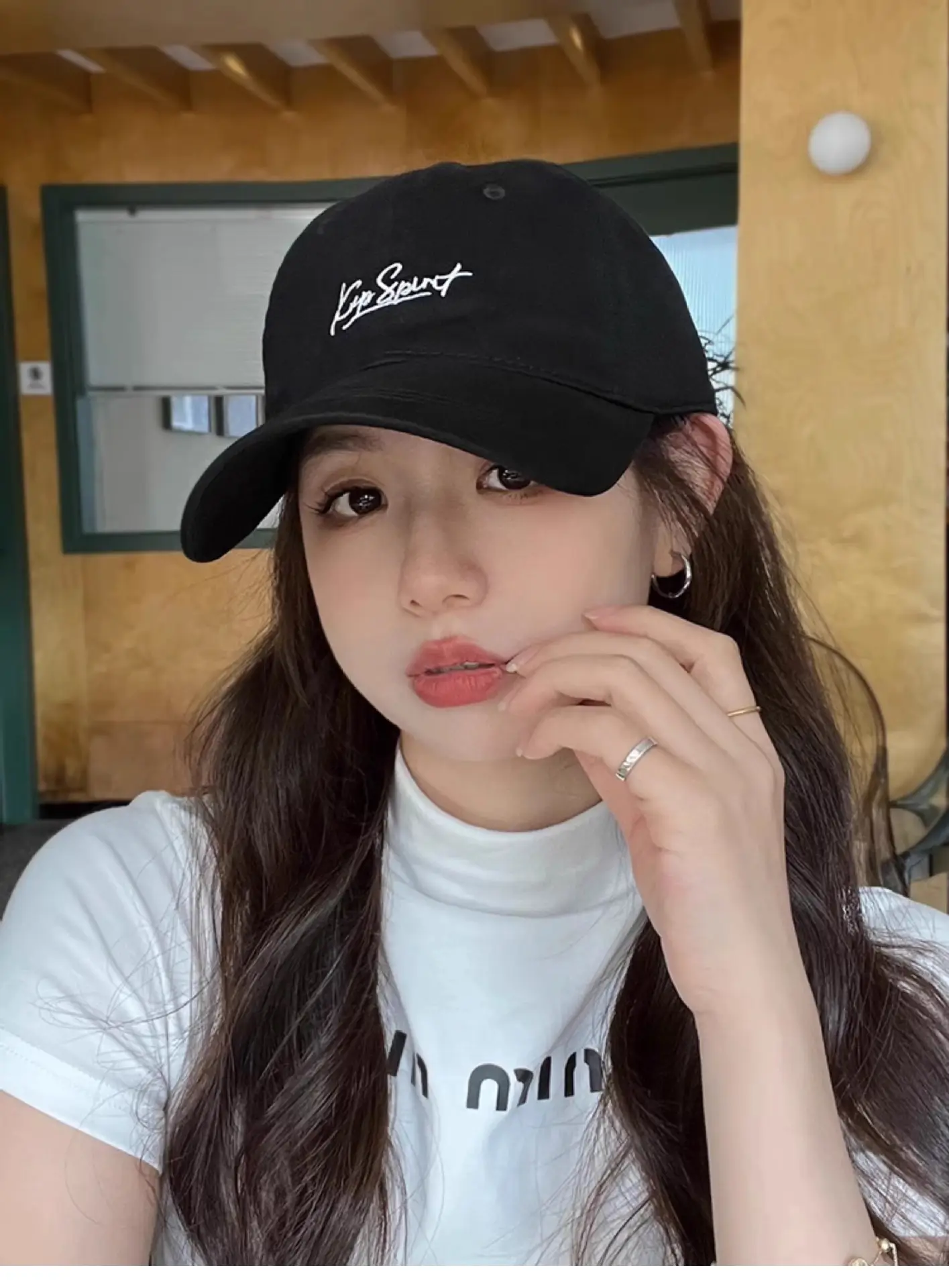 Korean Embroidered Black Baseball Cap for Women — feature 3