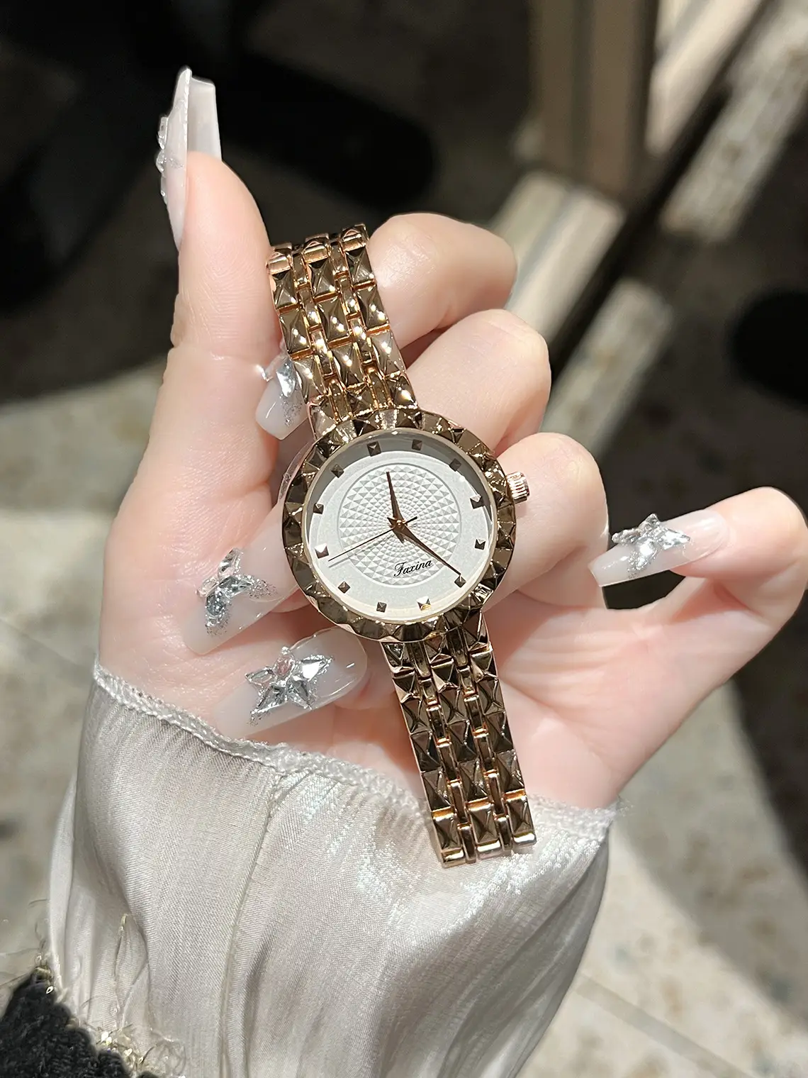 Women's Gold Quartz Waterproof Wristwatch with Steel Strap — feature 4