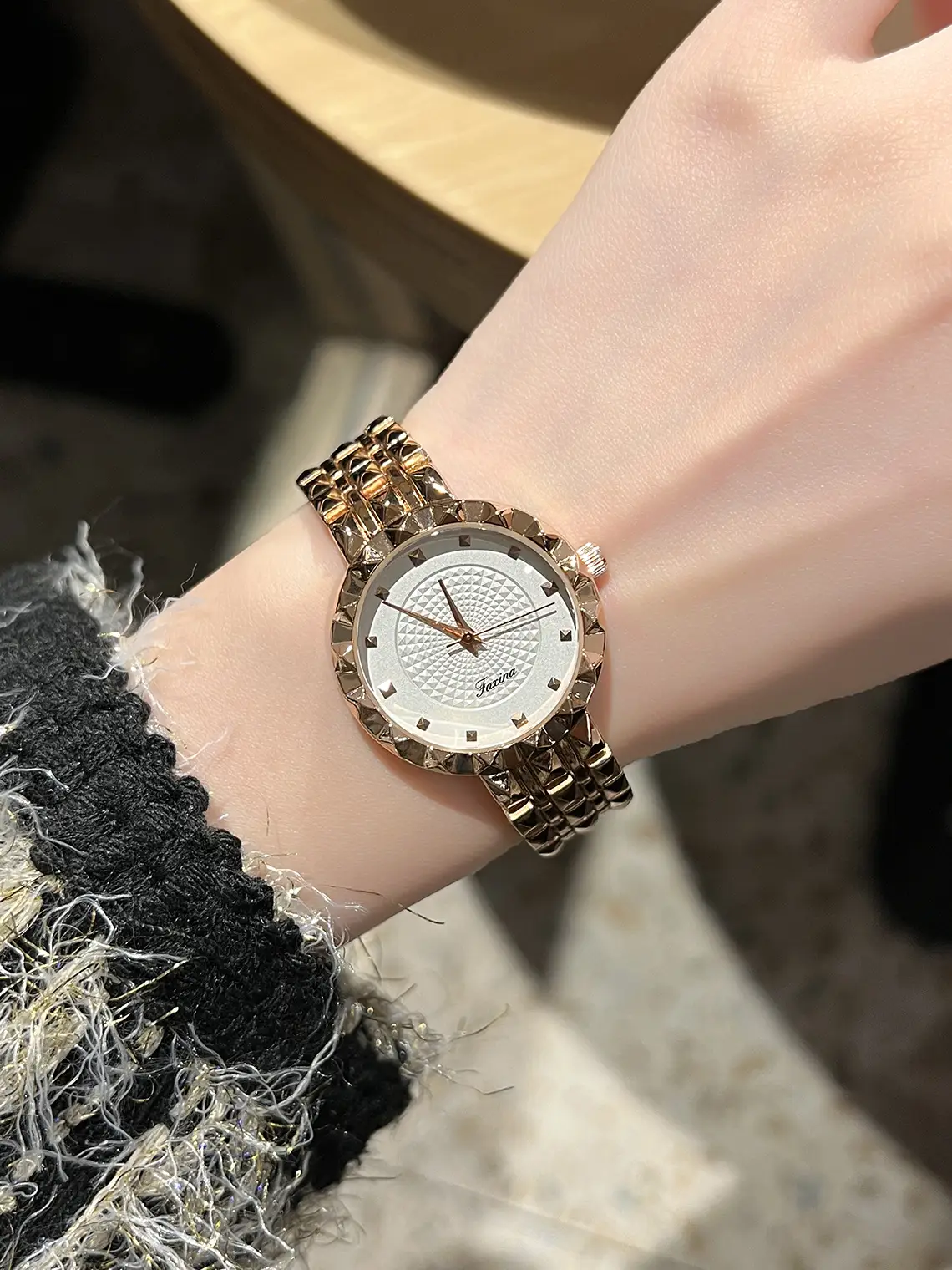 Women's Gold Quartz Waterproof Wristwatch with Steel Strap — feature 5