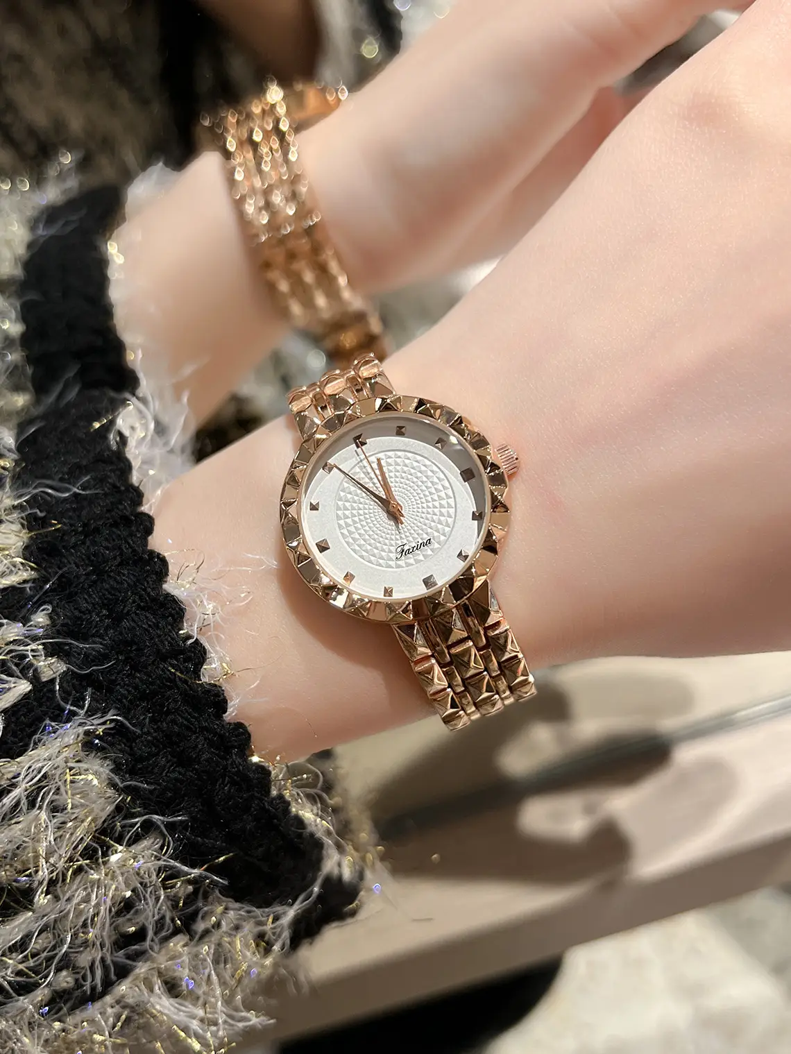 Women's Gold Quartz Waterproof Wristwatch with Steel Strap — feature 7