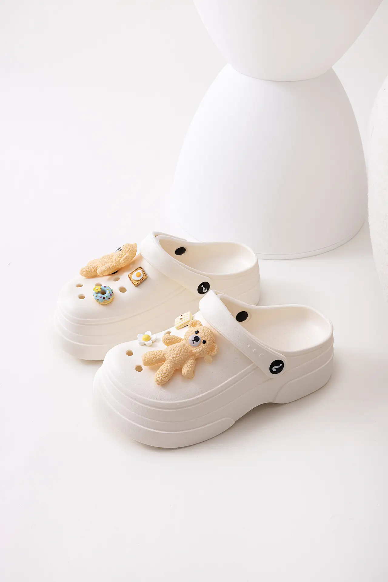 New Ladies Hole Shoes Ultra Light Elastic White — feature 18